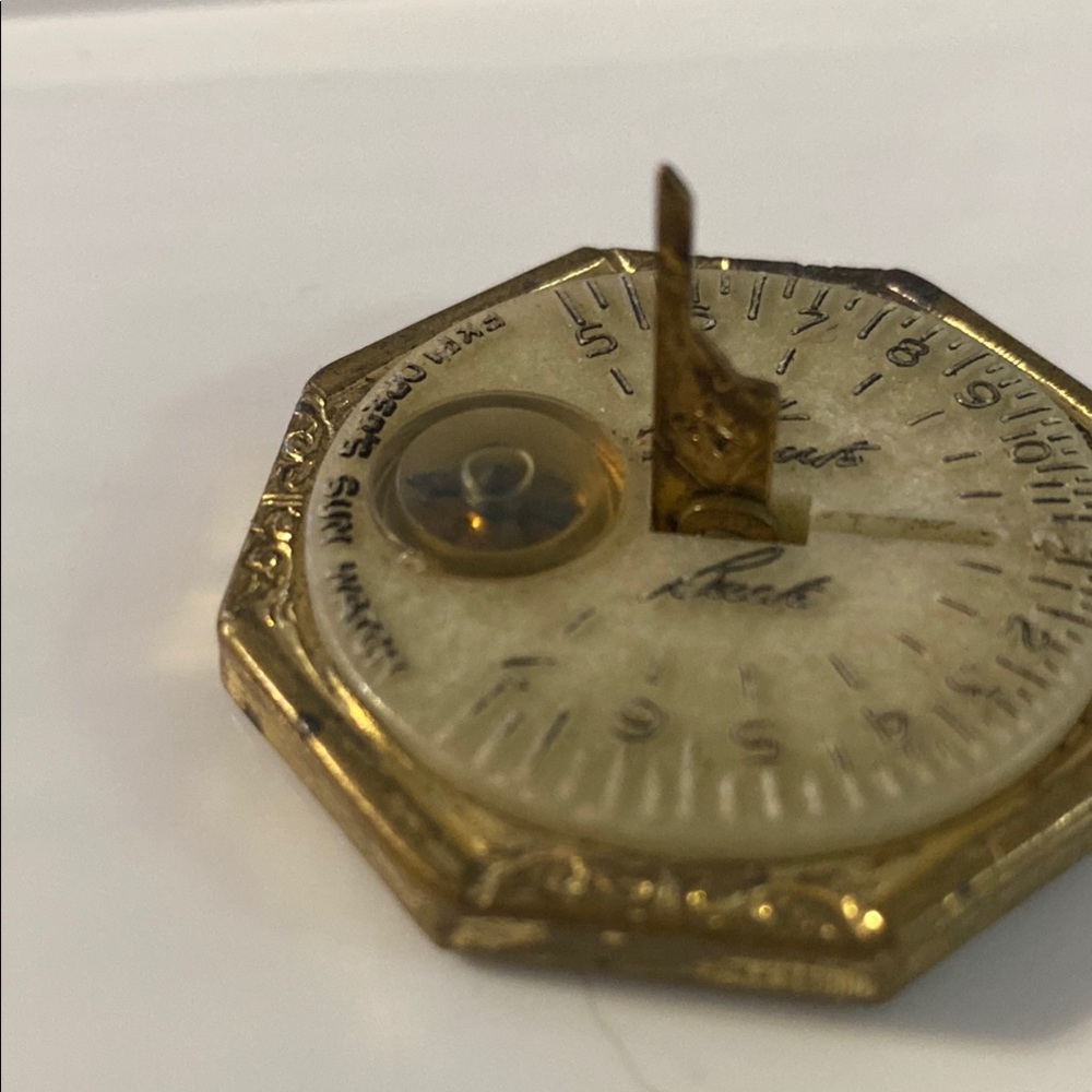 Vintage Frank Buck Explorer's Sun Watch - Picture 3 of 11